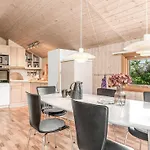 Vakantiehuis Hans - 1-2km From The Sea By Interhome