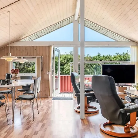 Vakantiehuis Hans - 1-2km From The Sea By Interhome